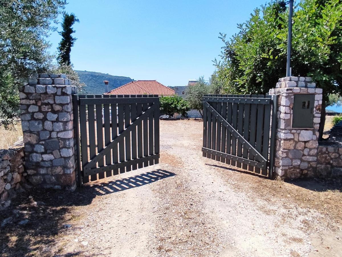 Athina'S Stone House In Kardamyli Exterior foto